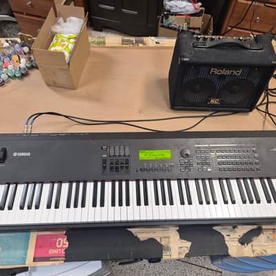 Yamaha S 90 88 Weighted keys, Piano, Organ, Synthesizer
