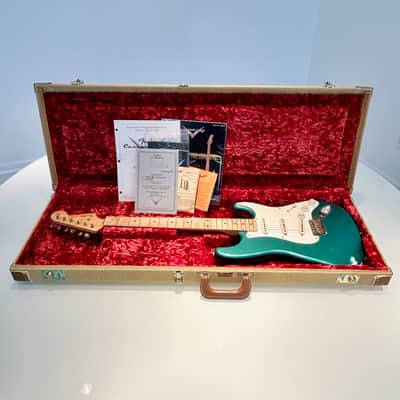 1999 Fender Cunetto Relic Stratocaster — Sherwood Green (Ultra Rare), John Cruz, Collector Condition, Full Set image 2