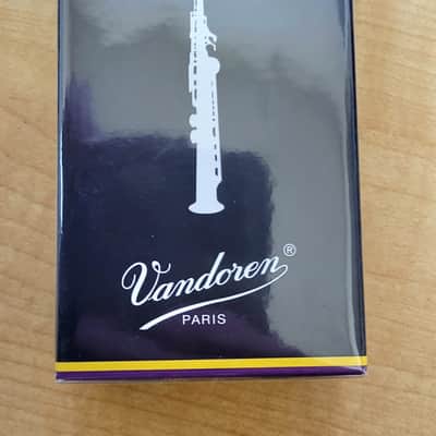 Vandoren Traditional Soprano Saxophone Reeds, Strength 3.5, Box of 10 image 2