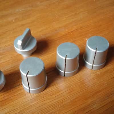 Unknown VINTAGE Home Audio Receiver / Amplifier /  Silver Knobs 70's - Silver image 3