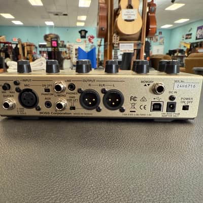 Boss VE-8 Acoustic Singer Pre-Amp In Original Box 2016 - Present - White image 6