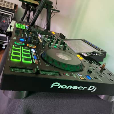 Pioneer XDJ-RX3 2-Channel Rekordbox / Serato All-In-One DJ System 2021 - Present - Black image 4