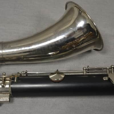 Clarinete Bajo Yamaha 220 en perfecto estado image 17
