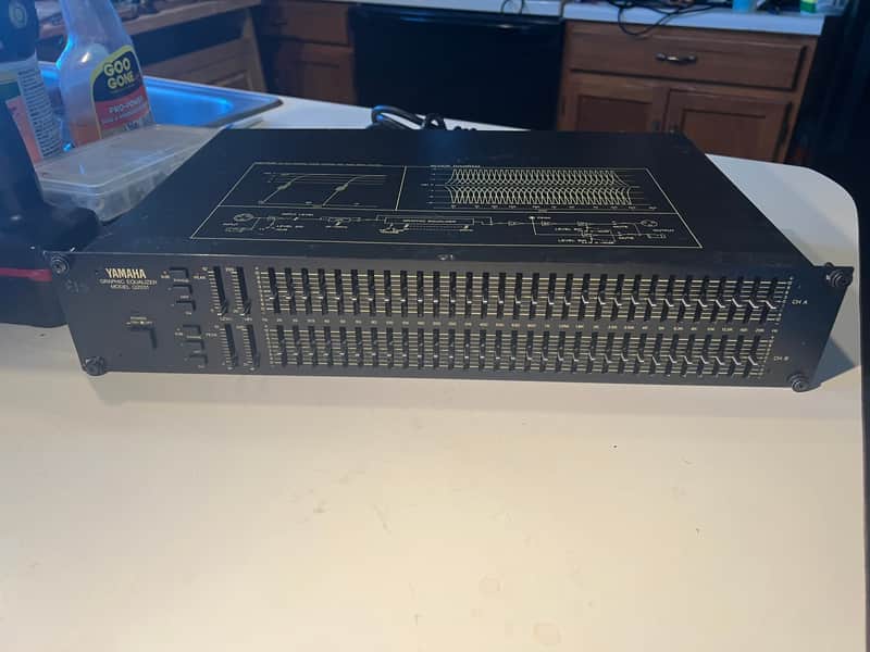Yamaha Q2031B Dual-Channel Graphic Equalizer | Reverb