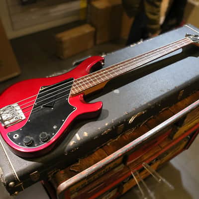 Gibson Victory Standard Bass 1981 - 1985 - Candy Apple Red