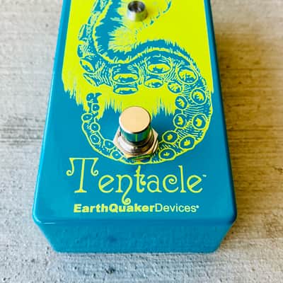 EARTHQUAKER TENACLE OCTAVE UP GUITAR / BASS PEDAL W BOX image 2