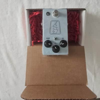 JHS super bolt pedal, mint condition in the box Super bolt image 4