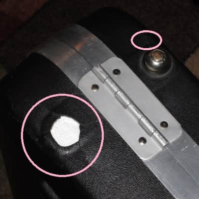 used Rickenbacker Hardshell Case for Model 620 electric guitar (NO guitar) from 1995, 2 Ball feet broke off (2 holes in plastic), Exterior plastic has some cracks,  EXT: Black Hard Plastic / Chrome HW / Handle: Black Molded Hard Plastic / INT: Blue Plush image 12