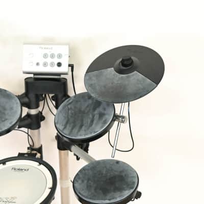 Roland HD-1 V-Drums Lite Electronic Drum Kit w/ Drum Module Roland HD-1 V-Drums Lite Electronic Drum Kit w/ Drum Module