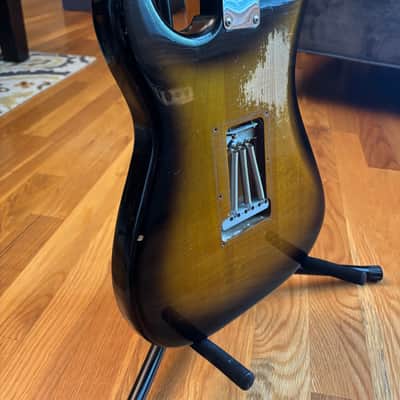 1984 Fender American Vintage '57 - AVRI 1957 Reissue Stratocaster - Sunburst - w/Case image 7