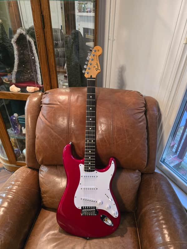 Fender Standard Stratocaster with Rosewood Fretboard 1998 - 2005 - Midnight Wine image 1