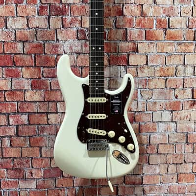 Fender American Professional II Stratocaster - Olympic White, Rosewood Fingerboard w/ Case image 2
