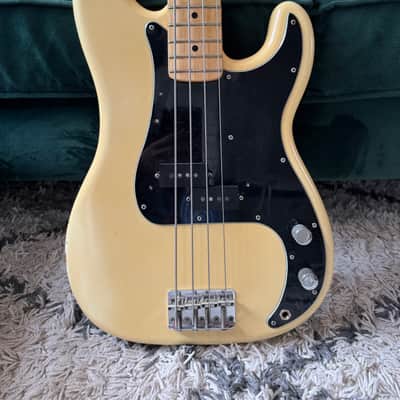 Fender Precision Bass, Maple Fretboard 1975 Olympic White image 2