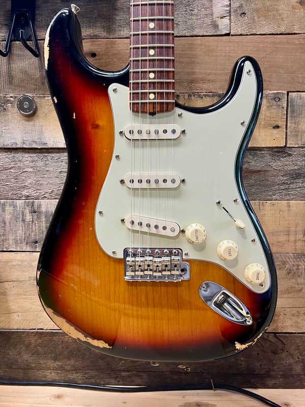 Fender Classic Series '60s Stratocaster Lacquer - 3-Color Sunburst image 1