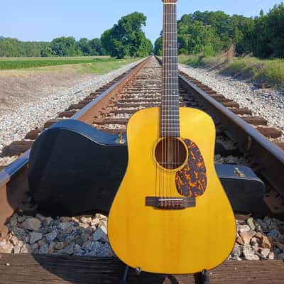 Martin D-16 Adirondack 2010 w/LR Baggs Element~Tortoise Bridge Pins~Upgrades~Very Nice image 2
