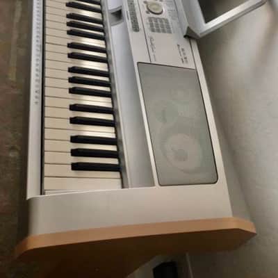 Yamaha DGX-505 Portable Grand image 2