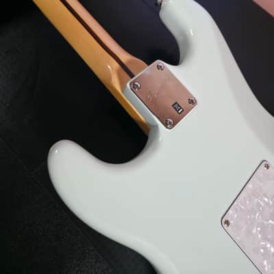 Squier Vintage Modified Surf Stratocaster 2012 - 2018 - Sonic Blue image 16