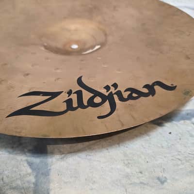 Zildjian ZBT 18" Crash Ride Cymbal image 7