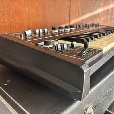 Roland SH-2 vintage analog synthesizer Perfect Working w/ original case image 5