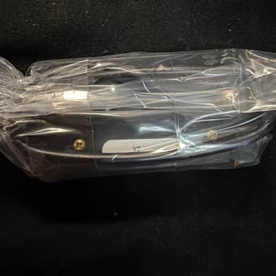 DiMarzio V2 2018 - White plus gold image 2