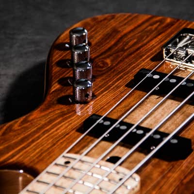 Maruszczyk Elwood L 2021 Carribean rosewood image 7