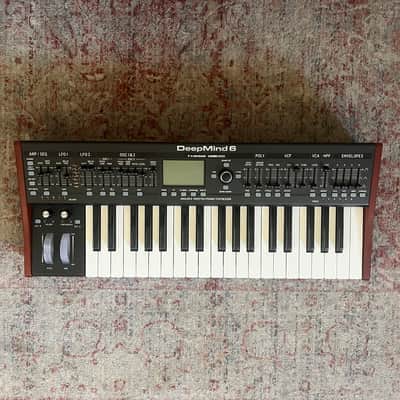 Behringer DeepMind 6 37-Key 6-Voice Polyphonic Analog Synth 2017 - Present - Black image 2