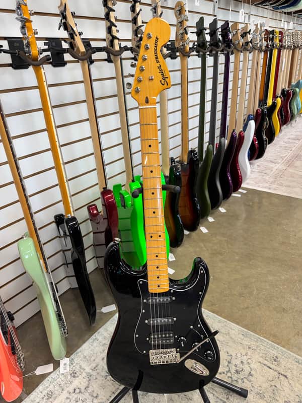 Squier Classic Vibe '70s Stratocaster HSS with Maple Fretboard - Black image 1