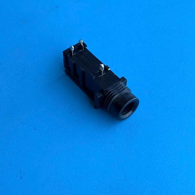CASIO LK-92TV LK-100 Keyboard Part: TS Sustain Pedal Input Mono 3-Pin Socket image 1