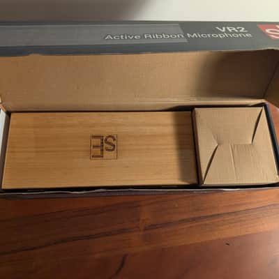 sE Electronics Voodoo VR2 Active Ribbon Microphone w| Box imagen 3