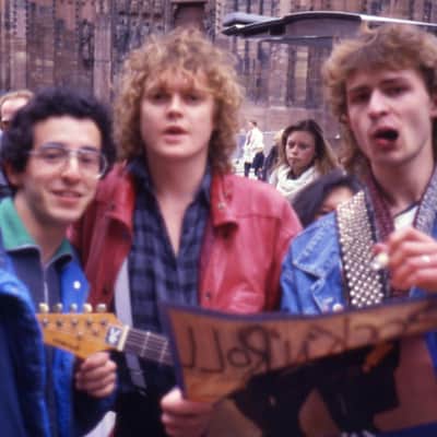Def Leppard Autograph 1988 (Steve Clark, Joe Elliott...) + Phil Collen’s Guitar Pick 1988 image 10