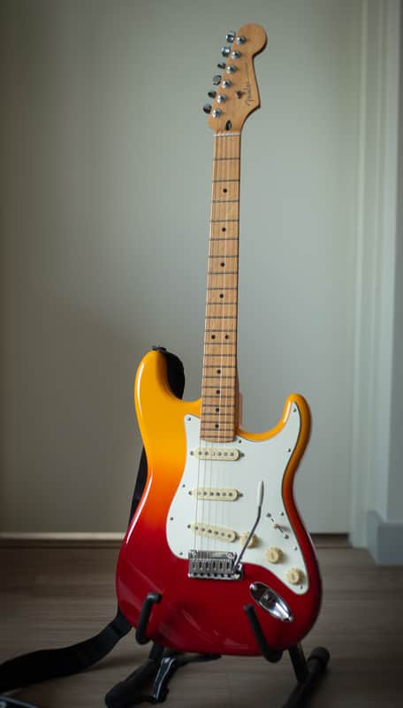Fender Player Plus Stratocaster (2021) Tequila Sunrise
