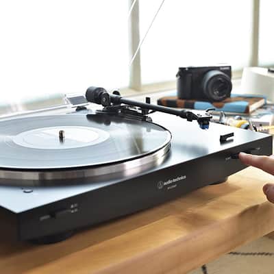 Audio-Technica Fully Automatic Wireless Belt-drive Turntable - White + 26 Month Protection Pack image 10