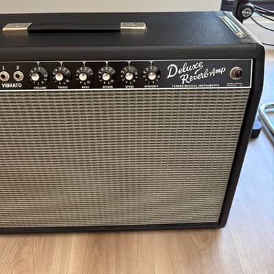 Fender '65 Deluxe Reverb Reissue 22-Watt 1x12" Guitar Combo 2025 image 2