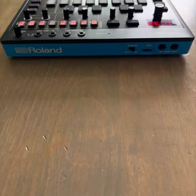 Roland J-6 AIRA Compact Chord Synthesizer 2022 - Present - Black imagen 2