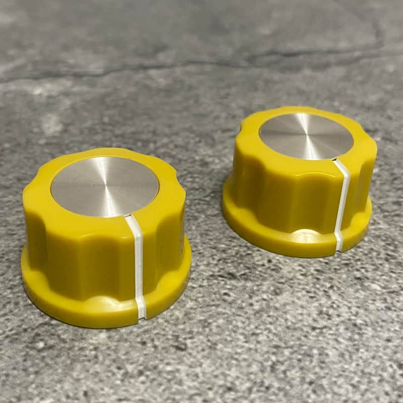 2x Yellow Large Fluted Boss Style Knobs Guitar Amp Pedal Fluted Control Big Knob 6.35mm 1/4" image 1