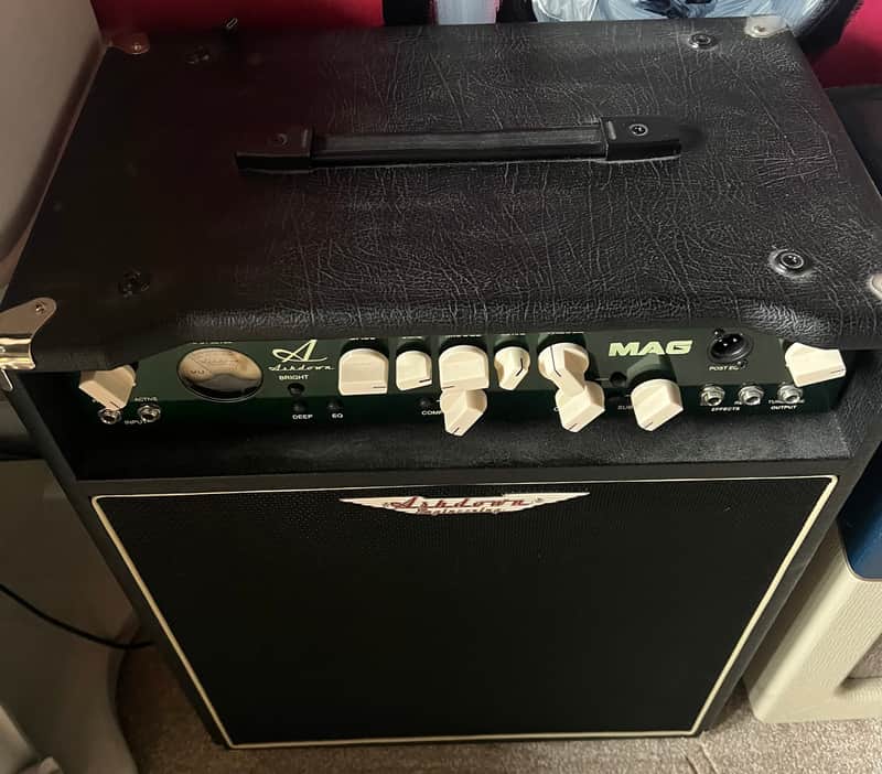Ashdown Ashdown MAG C110-250 Bass Combo Amp – 300W RMS – | Reverb UK
