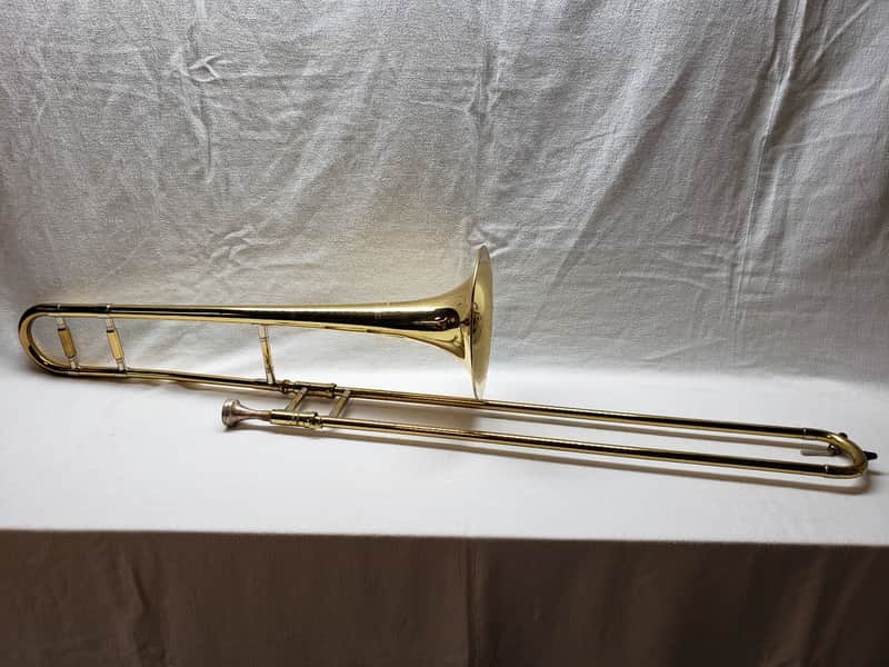 Holton Collegiate TR602 Student Tenor Trombone w/ Case and Mouthpiece - Serviced image 1