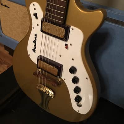 Airline 7214 60’s - Gold w/amp in case image 12
