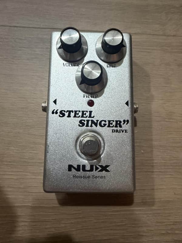 NuX Steel singer