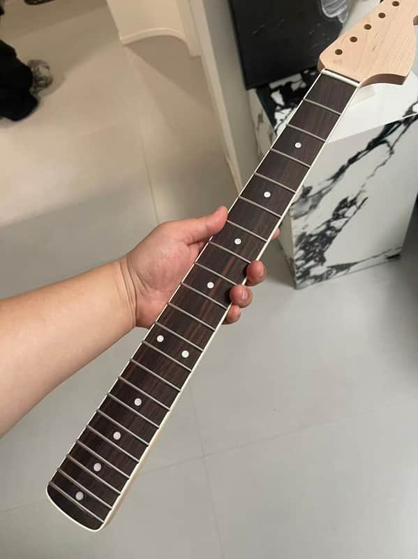 Round stainless steel 21 frets Maple guitar neck 25.5inch hole 8mm jazzmaster neck Rosewood fingerboard white binding Round End stainless steel 21frets image 1