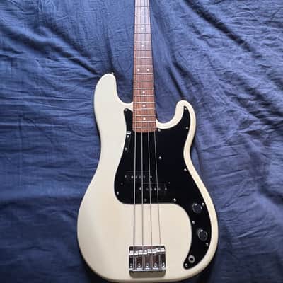 Fender PB-70 Precision Bass Reissue CIJ imagen 10