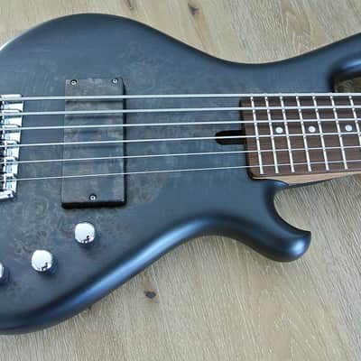 MENSINGER Cazpar 6a - Active 6 String Short Scale 30" Bass - Burl Poplar, Blackburst - New image 4