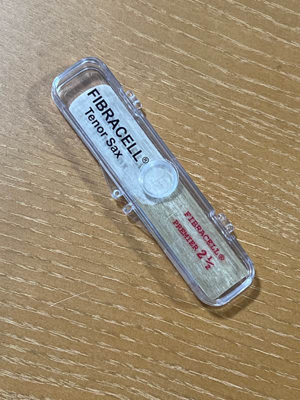 Fibracell Premier Series Synthetic TenorSax Reed - Strength 2.5 image 1