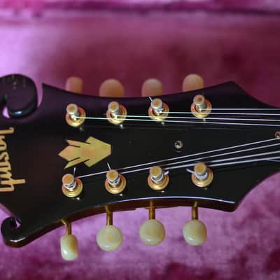 Vintage 1957 Gibson EM-200 solidbody electric florentine mandolin image 8