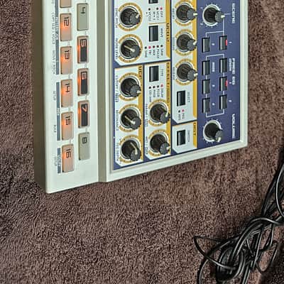 Yamaha AN200 Desktop Synthesizer 2001 - Silver