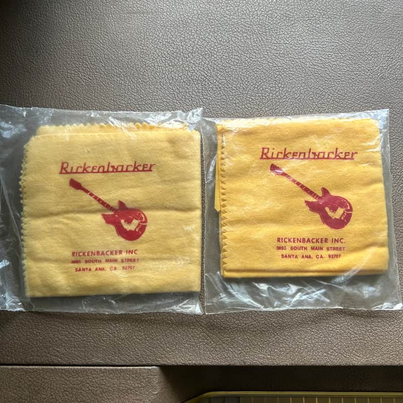 1970s Rickenbacker Polishing Cloths Set of Two *SEALED* imagen 1