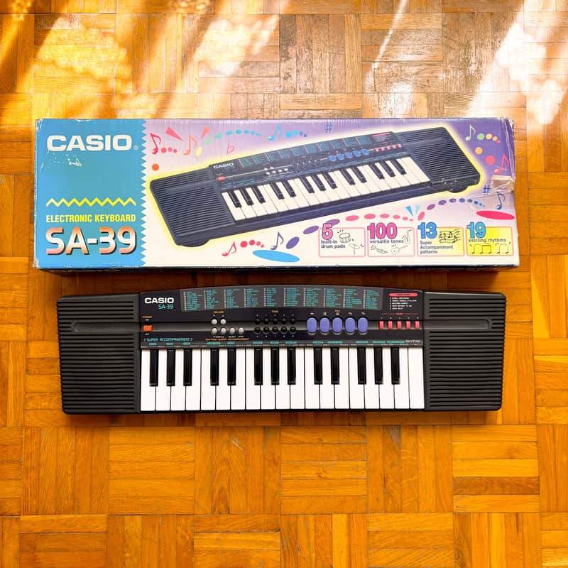 Casio SA-39 Tone Bank (Taiwan, 1997) - Vintage 32-Keys Mini Keyboard Synthesizer with original Box! Rare! image 1