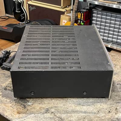 Marantz Model 2238B 38-Watt Stereo Solid-State Receiver 1977 - 1979 - Silver image 12