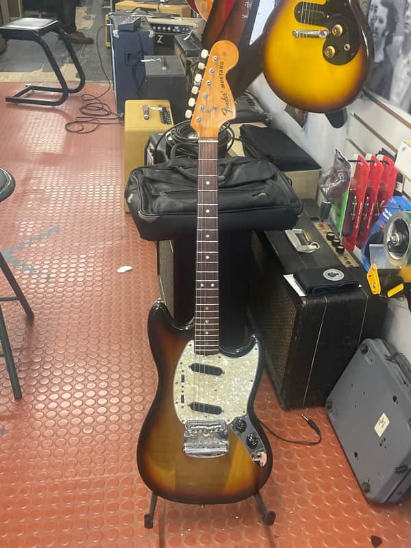 Fender Mustang electric guitar 1973 - Sunburst