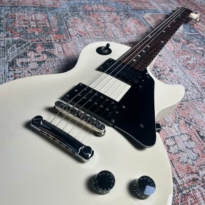 Epiphone Les Paul Studio - Alpine White W/ Gigbag image 3